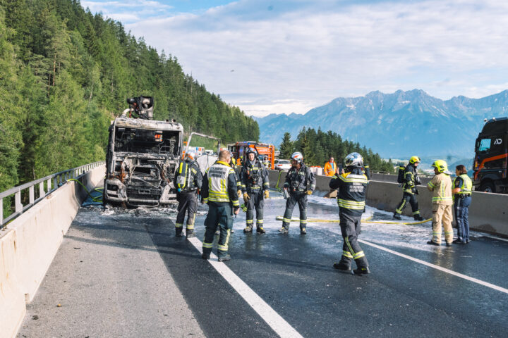 LKW Brand auf der Brenner Autobahn