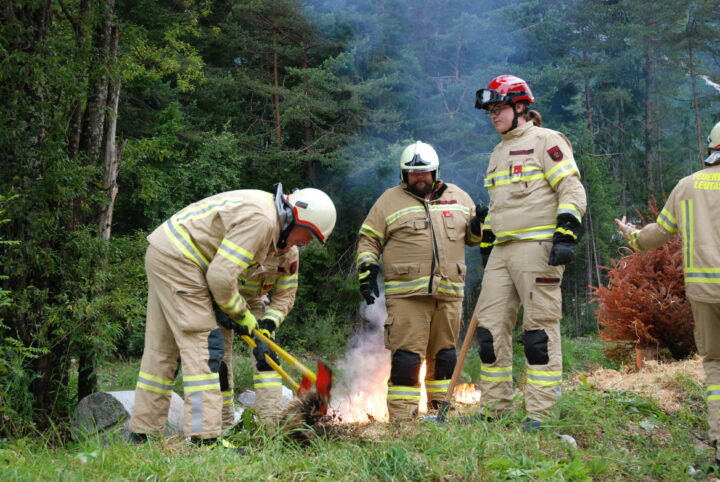 Schulung Boden-brandbekämpfung Abschnitt Seefeld