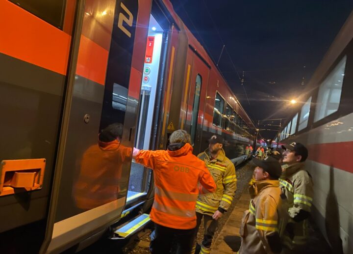 Schulung: Türöffnung bei ÖBB Zügen